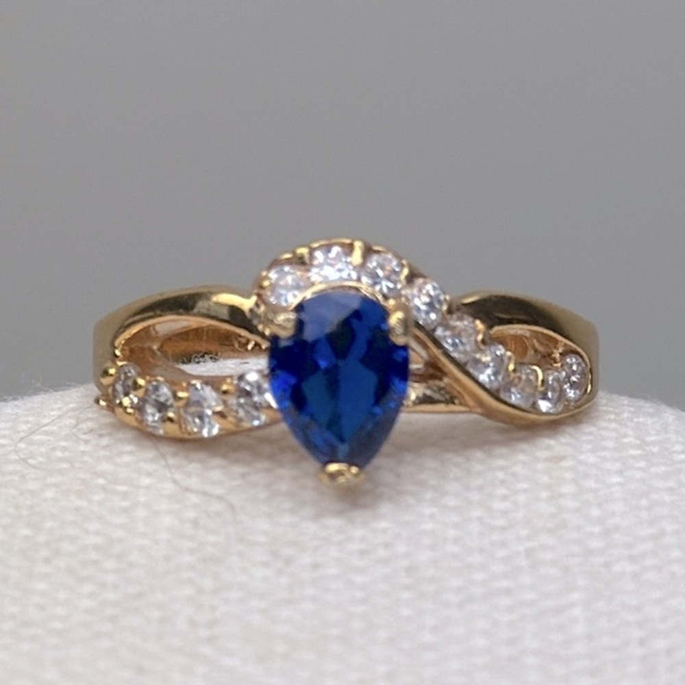 DAC Vintage Blue Sapphire Gold Tone Ring Size 10.5